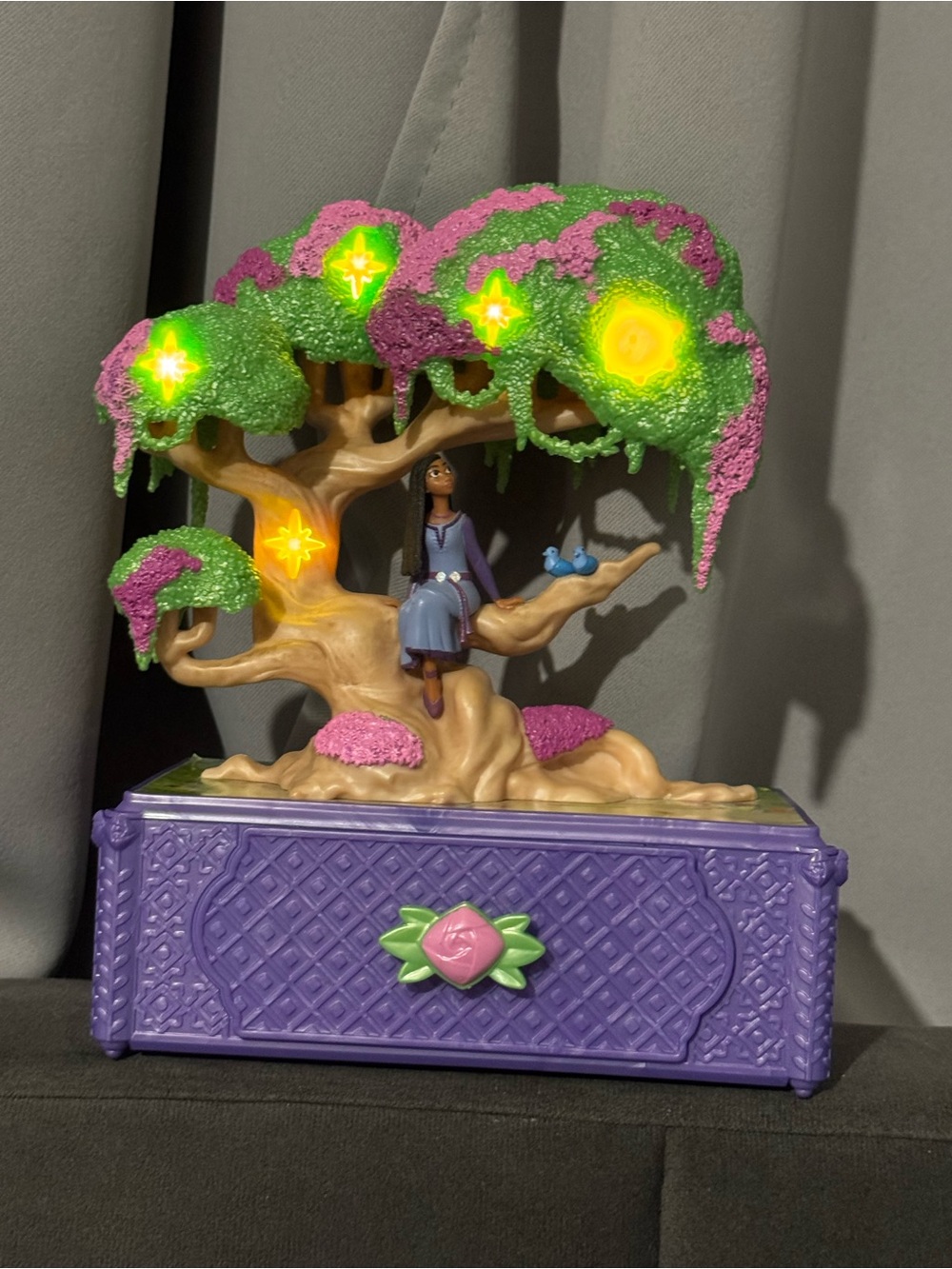 Disney Wish jewelry Music Box with Green and Pink Tree